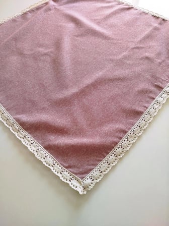 Yumuşak Keten %100 Pamuk Nostalji Güpür Kolay Ütüleme Masa Örtüsü 80x80 cm