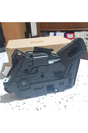 5E0839016C 2015-2025 VW Passat Sağ Arka Kapı Kilidi AtiParts