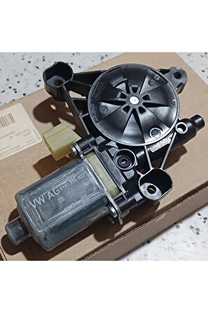 8W0959802 2013-2017 VW Golf Sağ Ön Cam Motoru AtiParts