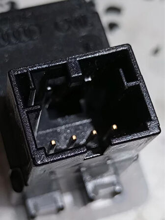 8W0919390A 2016-2025 Audi A4 Sol Ön Kapı Kolu Aydınlatma AtiParts