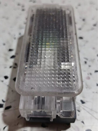 9813171980 Peugeot 3008 Bagaj Lambası AtiParts