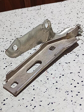 8V0823302 2013-2016 Audi A3 Sağ Kaput Menteşesi AtiParts