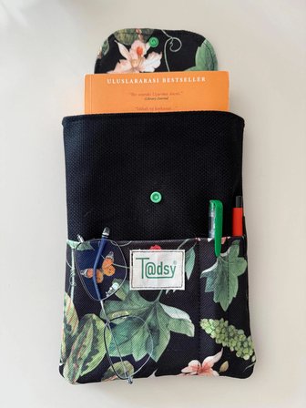 Tadsy Botanik Çiçek desenli Kitap Kılıfı Şık ve Kitap Koruyucu Kılıf Cepli Çok Amaçlı Hediye 19x25 cm