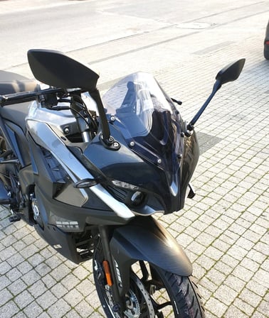 MOTOCAM Bajaj Pulsar RS 200 Ön Cam 2015-2026 Model 33cm Füme Renkli 4mm SPORTİF