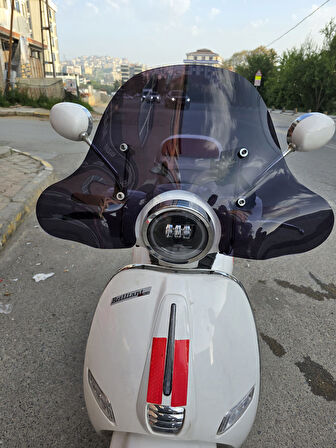 MOTOCAM Küba Brillant Siperlik Ön Cam 2021-2025 Model 45cm Siyah Renkli APARATSIZDIR