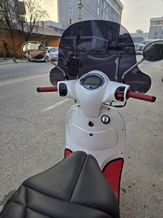 MOTOCAM Küba Brilliant Siperlik Ön Cam 2021-2025 Model 45cm Siyah Renkli Elcikli APARATSIZDIR