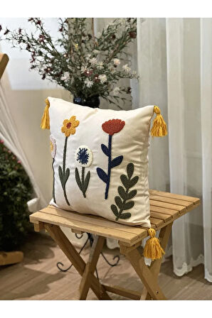 TEKLİ PUNCH İŞLEMELİ ÇİÇEKLİ FLOWERS PANÇLI NAKIŞLI DEKORATİF KIRLENT KILIFI 35X50