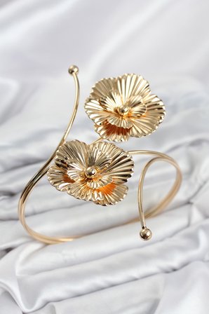 Pazu Bileklik Gold Renk Pirinç Çiçek Model