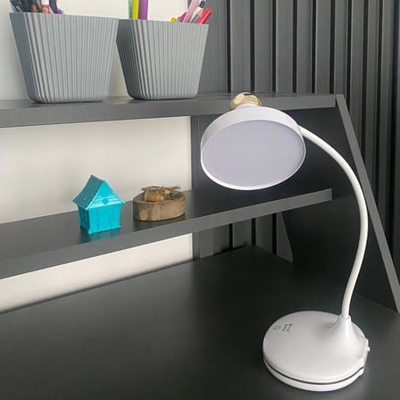 Dokunmatik  Farklı LED Işıklı Çalışma Masası Üstü Lamba