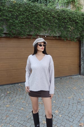 V Yaka Oversize Triko Kazak — Bej