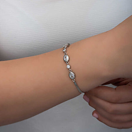 925 Ayar Gümüş Oval Taşlı Kadın Bileklik