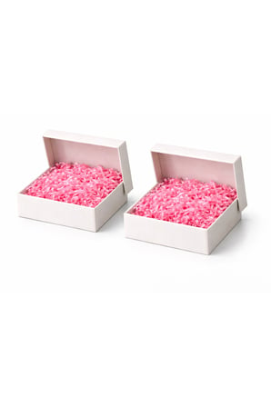Beyaz Karton Takı Kutusu 9,5x9,5x2 cm – Kapaklı Model | 5 Adet + Pembe Kırpık Kağıtlı