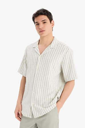 DeFacto Relax Fit Apaş Yaka Kısa Kollu Yazlık Çizgili Gömlek E2991AX25SPKH434