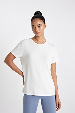 DeFactoFit Standart Fit Bisiklet Yaka Sporcu Basic Düz Kısa Kollu Tişört D1904AX24HSER105