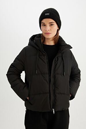 DeFacto Su İtici Puffer Şişme Mont Oversize Geniş Kalıp Kapüşonlu Isı Yalıtımlı Rüzgar Geçirmez A0757AX24WNBK27