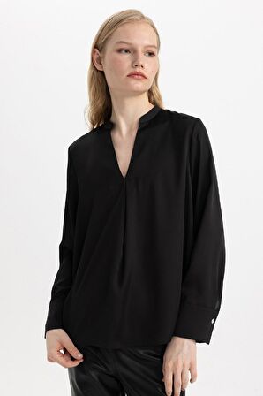 DeFacto Regular Fit Apaş Yaka Saten Uzun Kollu Bluz C3217AX24SPBK81