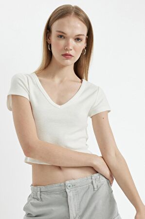 DeFacto Coool Fitted V Yaka Ribana Basic Düz Kısa Kollu Tişört D4243AX24HSWT32