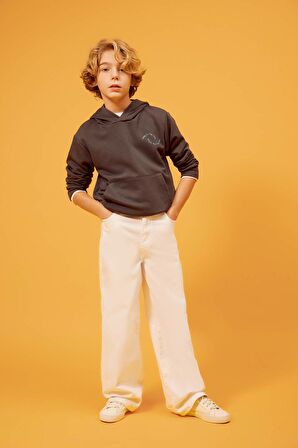 DeFacto Erkek Çocuk Sırt Baskılı Kapüşonlu Sweatshirt B5487A823WNAR212