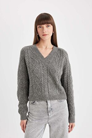 DeFacto Relax Fit V Yaka Saç Örgülü Triko Kazak C9060AX24WNGR66