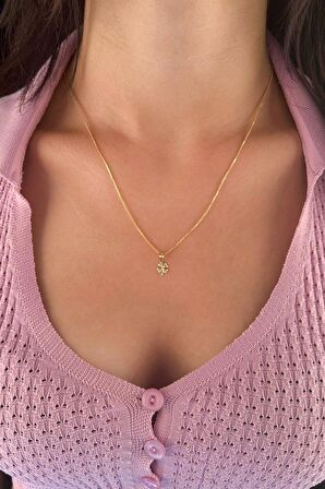 14 Ayar Altın İpek Zincir Yonca Uçlu Kolye