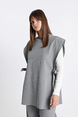 DeFacto Regular Fit Bisiklet Yaka Basic Düz Yan Bağlamalı Triko Süveter Y1323AZ24AUGR422