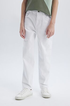 DeFacto Erkek Çocuk Straight Fit Düz Paça Basic Düz Jean Pantolon B5616A825SMWT32