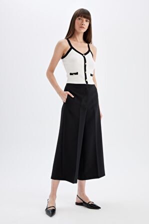 DeFacto Klasik Chino Kumaş Pantolon Culotte Siyah Basic Düz Normal Bel Cepli Geniş Paça C2052AX24AUBK81