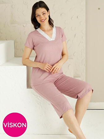 Kadın Pudra Fitilli Desen Dantel Detay Viskon Kısa Kol Cepli Kapri Pijama Takımı