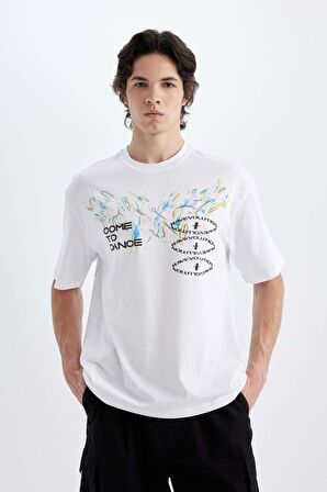 DeFacto Comfort Regular Fit Rahat Kalıp Bisiklet Yaka Sırt Baskılı Kısa Kollu Tişört C5675AX24HSWT34