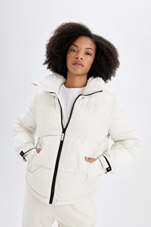 DeFactoFit Su İtici Dik Yaka Fermuarlı Cepli Şişme Mont