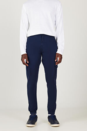 Erkek Lacivert Slim Fit Dar Kesim Kargo Cepli Pamuklu Esnek Pantolon