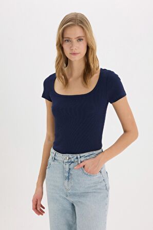 Slim Fit Dar Kesim Yuvarlak Yaka Basic Düz Fitilli Kaşkorse Kısa Kollu Tişört