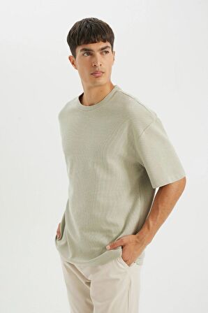 DeFacto Relax Fit Bisiklet Yaka Pamuklu Kısa Kollu Basic Düz Tişört D2531AX24AUKH478