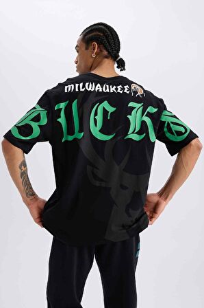 DeFactoFit NBA Milwaukee Bucks Oversize Geniş Kalıp Bisiklet Yaka Kısa Kollu Tişört B3910AX25SPBK81