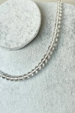 SERTİFİKALI 6 MM KRİSTAL KUVARS DOĞALTAŞ KOLYE