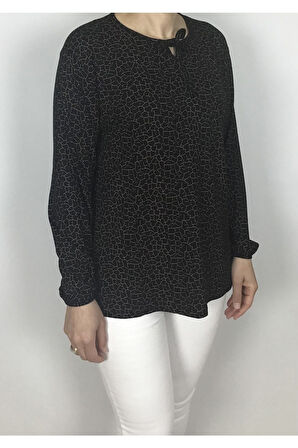 KADIN DESENLİ YAKASI İPLİ KOLLARI LASTİKLİ PENYE BLUZ