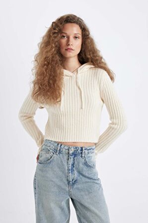 DeFacto Regular Fit Basic Düz Kapüşonlu Crop Triko Kazak C7333AX24WNER103