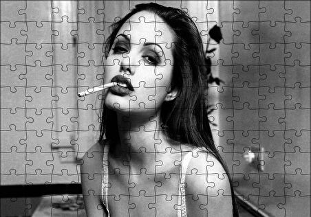 Cakapuzzle  Angelina Jolie Sigara İçiyor Siyah Beyaz Fotoğraf Puzzle Yapboz MDF Ahşap