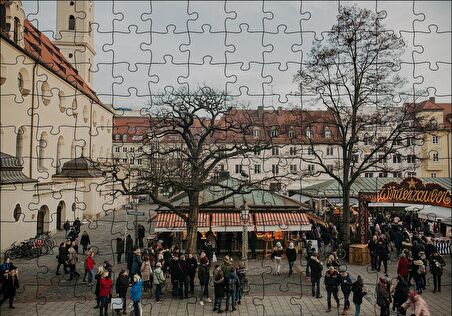 Cakapuzzle  Binalar Meydan Ağaçlar ve Kalabalıklar Puzzle Yapboz MDF Ahşap