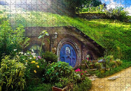 Cakapuzzle  Hobbit Evi ve Bahçesi Puzzle Yapboz MDF Ahşap