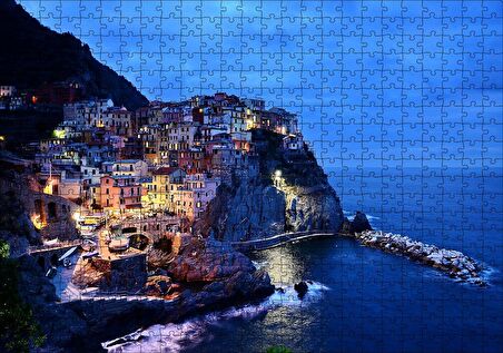 Cakapuzzle  Kayalıkların Üzerindeki Sahil Kasabası Puzzle Yapboz MDF Ahşap