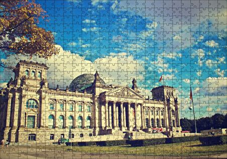 Cakapuzzle  Berlinde Tarihi Bina ve Bulutlu Gökler Puzzle Yapboz MDF Ahşap