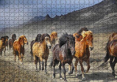 Cakapuzzle Tozlu Yolda Koşan Vahşi Atlar Puzzle Yapboz MDF Ahşap