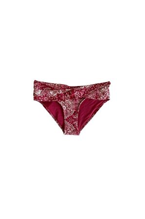 Kırmızı Büküm Bikini altı