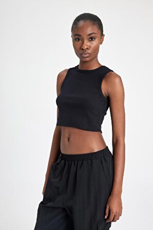 DeFactoFit Slim Fit Dar Kesim Bisiklet Yaka Ribana Basic Düz Sporcu Atlet Z6573AZ24SPBK81