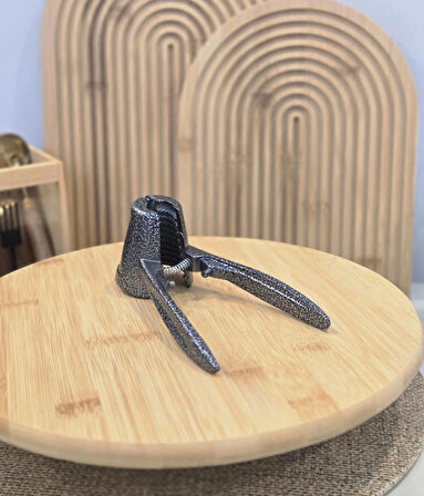 Berina Home Döküm Ceviz ve Fındık Kıracağı – %100 Yerli Üretim, Dayanıklı Metal Gövde, Ergonomik Tasarım