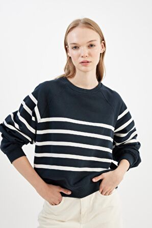 DeFacto Coool Oversize Geniş Kalıp Bisiklet Yaka Çizgili Kalın Sweatshirt C8193AX24WNNV165