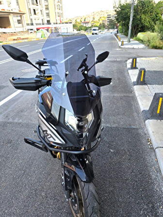 MOTOCAM CF Moto 700 MT Siperlik Ön Cam 2024-2025 Model 56cm Füme Renkli 4mm