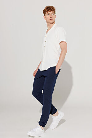 Erkek Beyaz Slim Fit Dar Kesim Klasik Yaka Kısa Kollu Gömlek