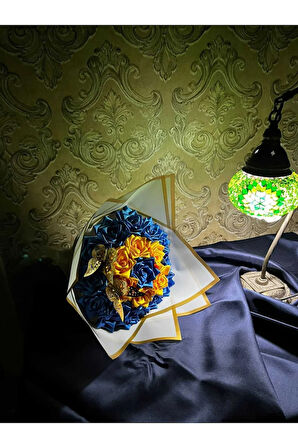 sarı lacivert gül bukleti